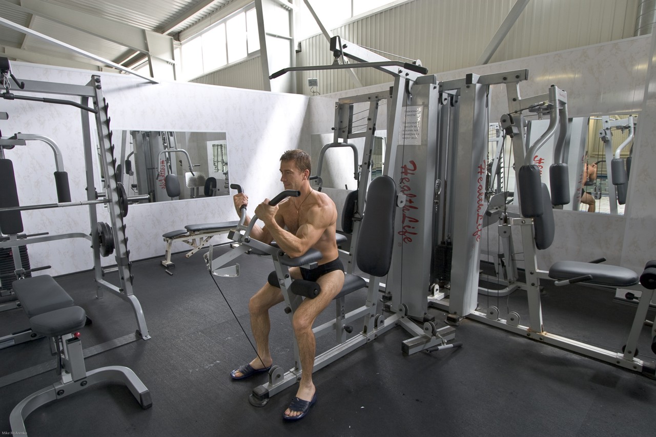 Бассейн с тренажерным залом рядом с метро Площадь Александра Невского